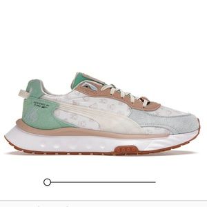 MENS ANIMAL CROSSING PUMA SNEAKERS: US 10.5